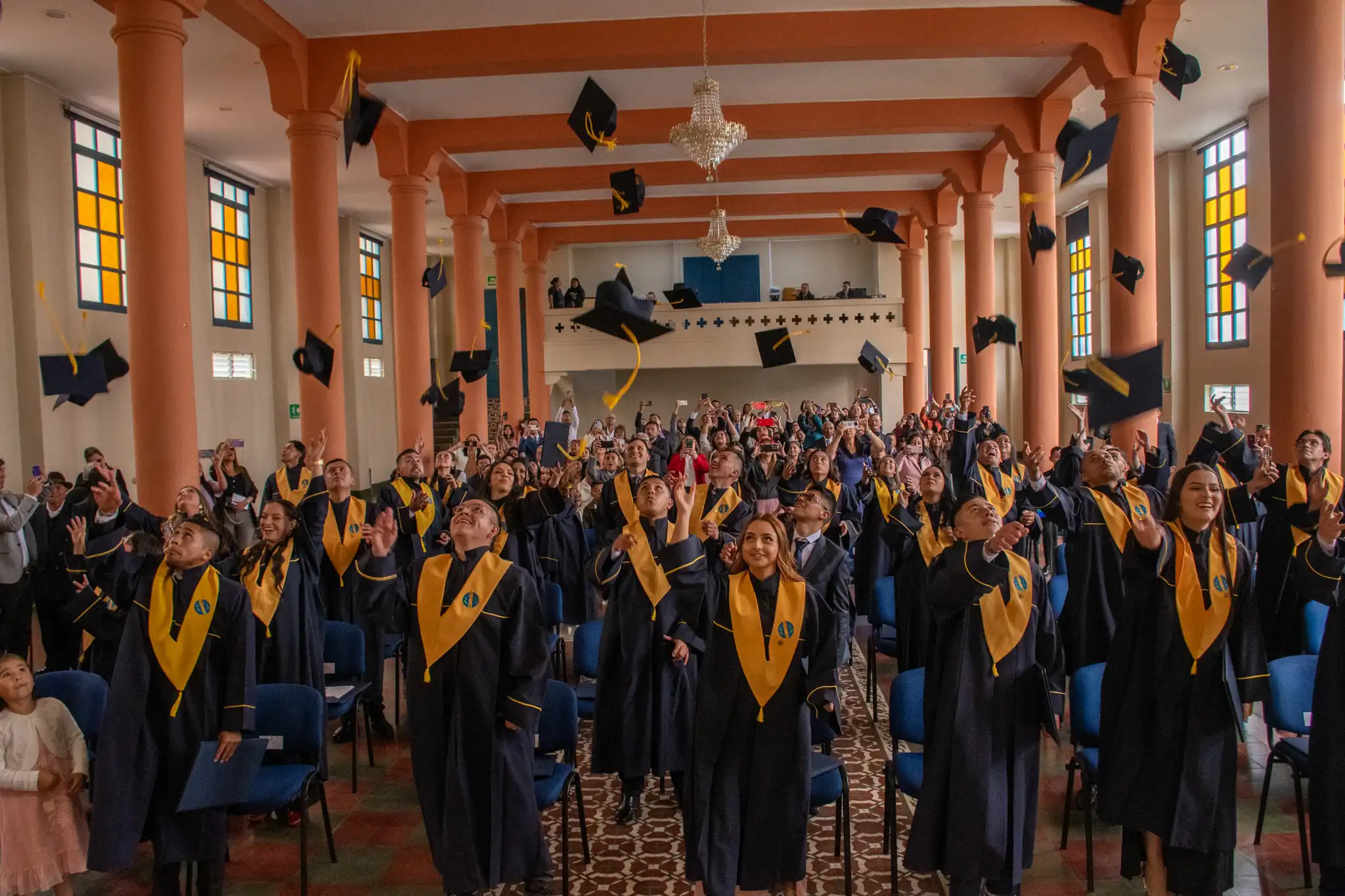 Ceremonia de grados: Un nuevo comienzo para 35 profesionales