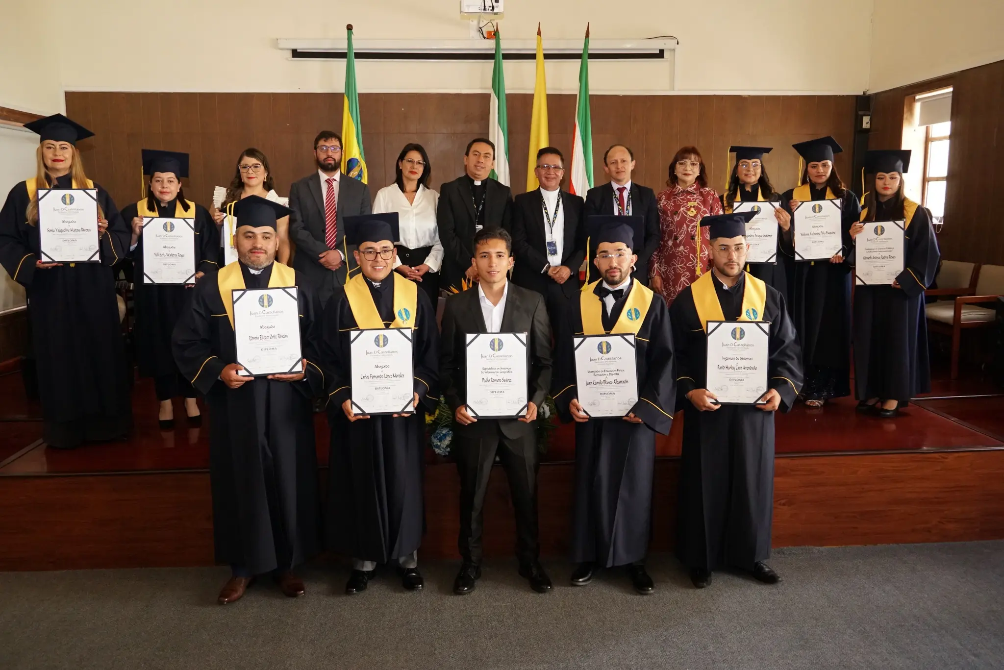 Juan de Castellanos proclamó a 11 nuevos profesionales
