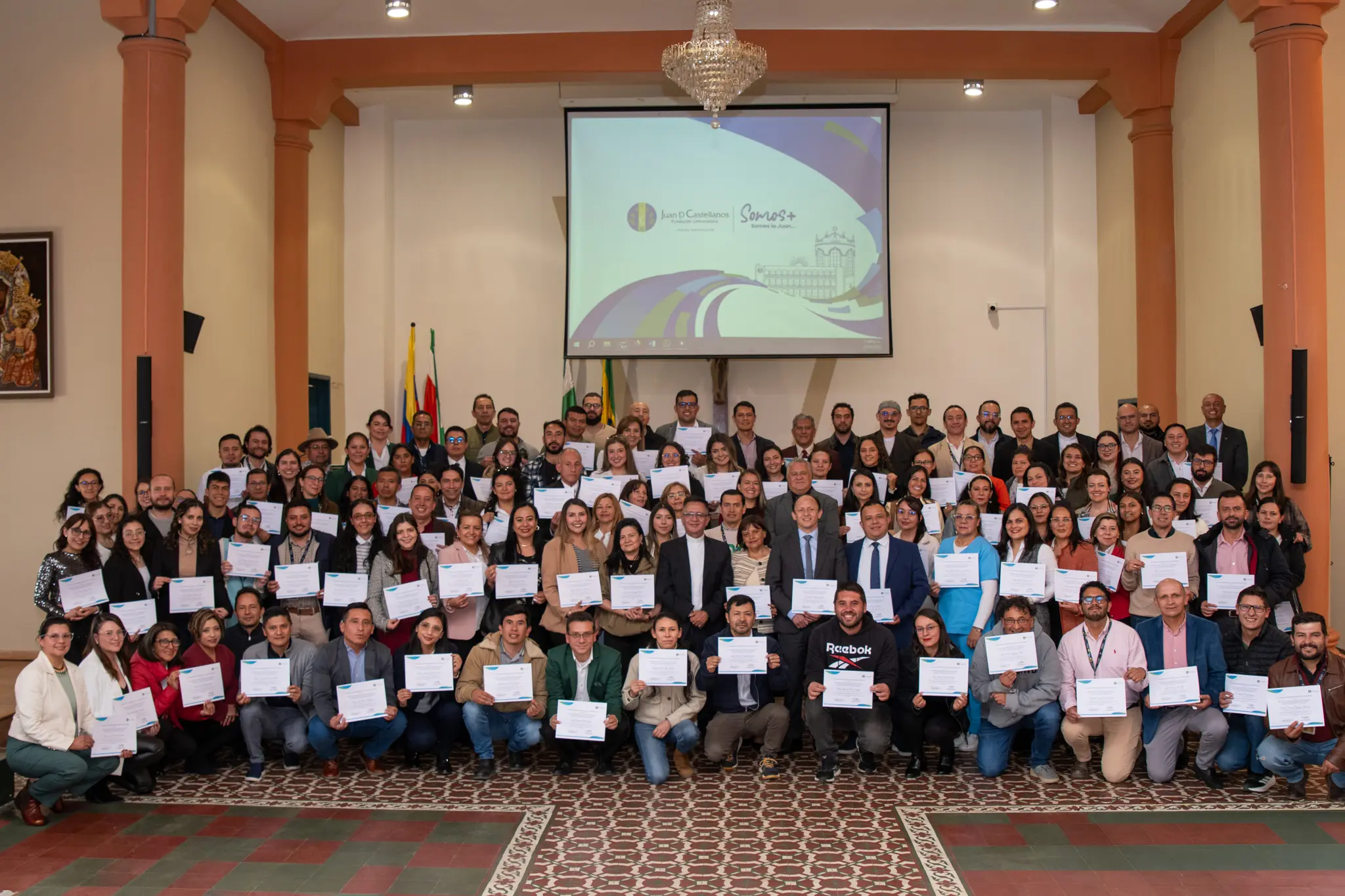 La Juan realizó ceremonia de entrega de certificados del Diplomado en Herramientas Digitales